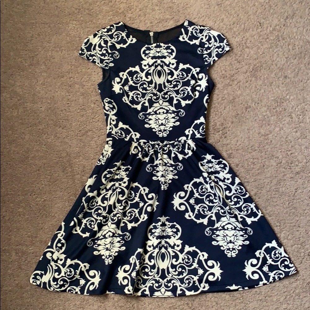 Women’s/juniors dress